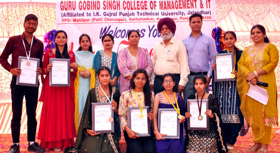 Honoring Mr. and Miss Fresher in the field of education at Guru Gobind Singh College of Management